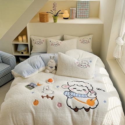 91家纺网 家纺一手货源 找家纺 蜜柚 2024新款高克重羊羔绒牛奶绒毛巾绣四件套 酷酷羊