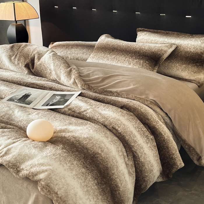 91家纺网 家纺一手货源 找家纺 慕尚家纺 2025新款高端亲肤舒适暖芙兔毛四件套 暖芙-白调咖