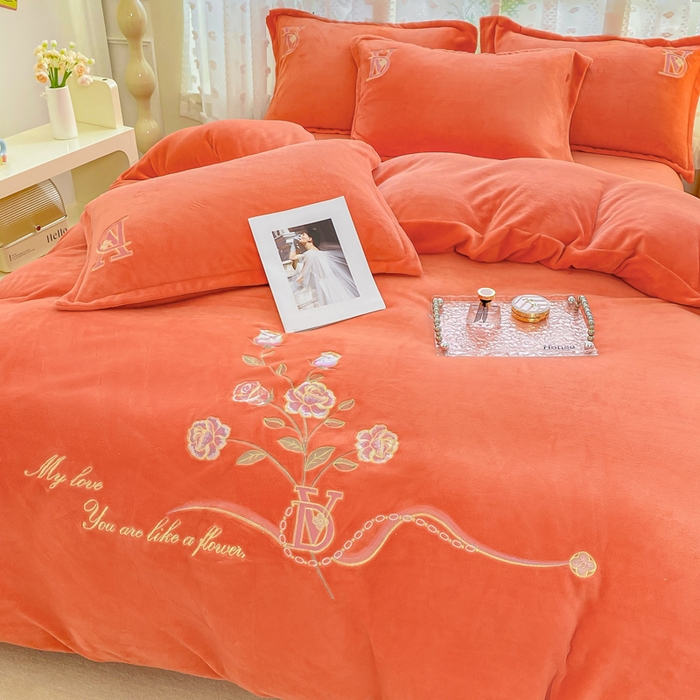 91家纺网 家纺一手货源 找家纺 晶缦家纺 2024新款高克重牛奶绒刺绣花四件套 点点花季-香橙