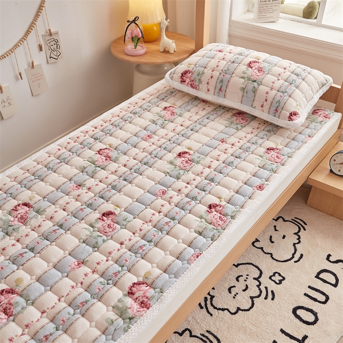 91家纺网 家纺一手货源 找家纺 东宇床垫 2025新款牛奶绒床褥学生床 复古花