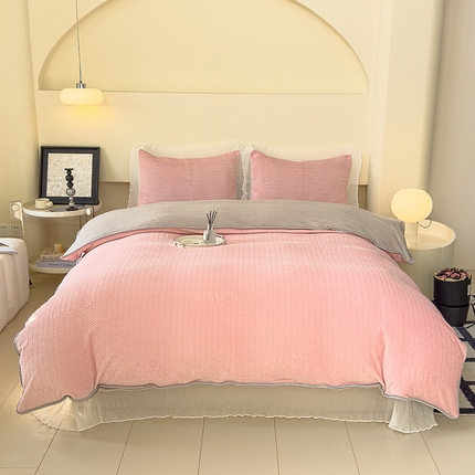 91家纺网 家纺一手货源 找家纺 冬然家纺 2024新款雕花绒床盖四件套系列 大麦穗-粉