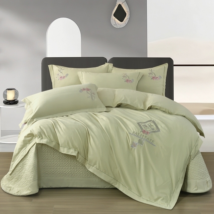 91家纺网 家纺一手货源 找家纺 （总）OL家纺 2024新款磨毛肌理纹刺绣轻奢风床盖夹棉四件套--卡布奇诺