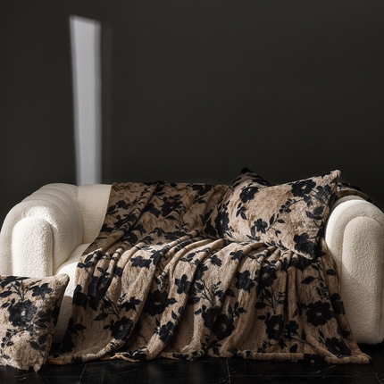 91家纺网 家纺一手货源 找家纺 网客 2024新款兔毛绒毯-繁花系列 干枯玫瑰