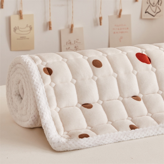 91家纺网 家纺一手货源 找家纺 东宇床垫 2025新款牛奶绒床褥学生床 波点腊肠狗