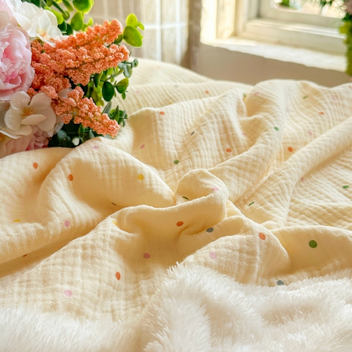 91家纺网 家纺一手货源 找家纺 木楌家居 2025新款皱绉纱空调盖被毯 波点暖暖