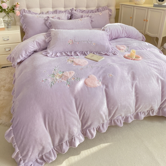 91家纺网 家纺一手货源 找家纺 蜜柚 2024新款全消光高克重韩版小清新贴布绣四件套 花妍-紫