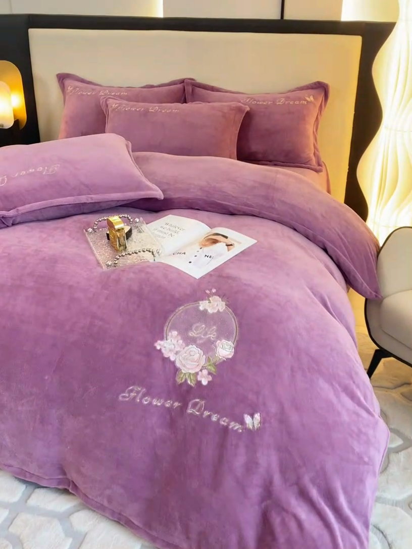 91家纺网 家纺一手货源 找家纺 晶缦家纺 2024新款高克重牛奶绒刺绣花四件套 花仙子-淡紫