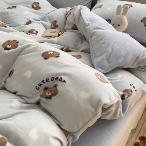 91家纺网 家纺一手货源 找家纺 （总）三朵家纺 2024新款牛奶绒混搭系列四件套