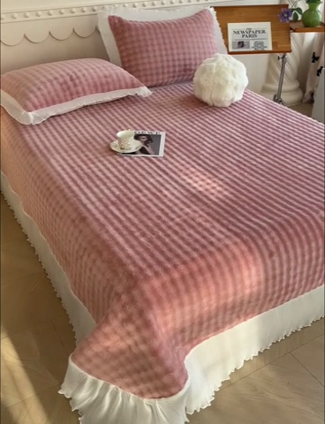 91家纺网 家纺一手货源 找家纺 冬然家纺 2024新款泡泡绒床裙四件套系列 泡泡绒-樱花粉