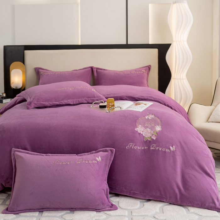 91家纺网 家纺一手货源 找家纺 晶缦家纺 2024新款高克重牛奶绒刺绣花四件套 花仙子-淡紫