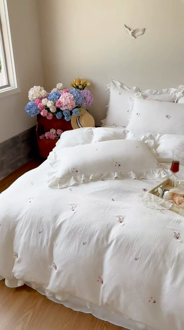 91家纺网 家纺一手货源 找家纺 木楌 2024全棉皱皱纱荷叶边刺绣工艺款四件套 米菲