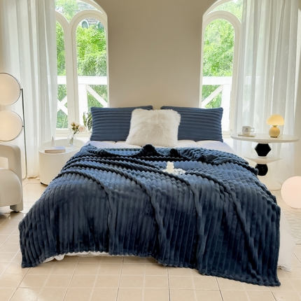 91家纺网 家纺一手货源 找家纺 （总）花言狐语 2025新款兔毛绒多功能毛毯抽条牛奶绒贝贝绒毛毯