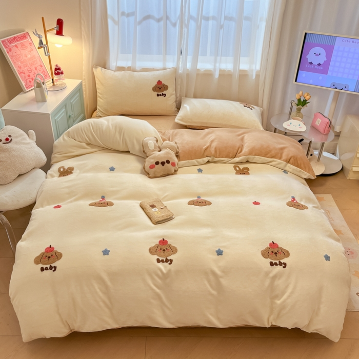 91家纺网 家纺一手货源 找家纺 慕尚家纺 2025新款牛奶绒毛巾绣刺绣四件套 球球 咖