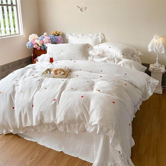 91家纺网 家纺一手货源 找家纺 木楌 2024全棉皱皱纱荷叶边刺绣工艺款四件套 爱恋