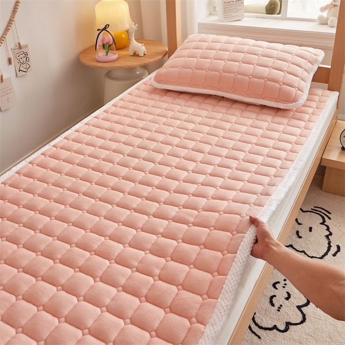 91家纺网 家纺一手货源 找家纺 东宇床垫 2025新款牛奶绒床褥学生床 公主粉