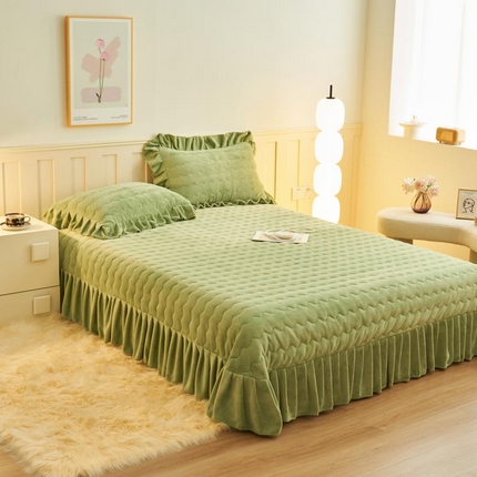 91家纺网 家纺一手货源 找家纺 （总）茉保家纺 2025新款纯色牛奶绒床盖