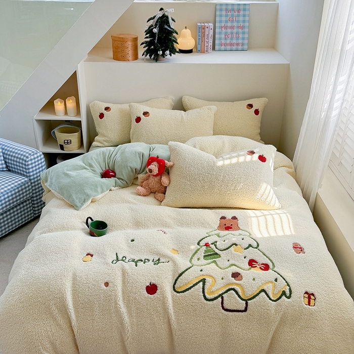 91家纺网 家纺一手货源 找家纺 蜜柚 2024新款高克重羊羔绒牛奶绒毛巾绣四件套 圣诞树