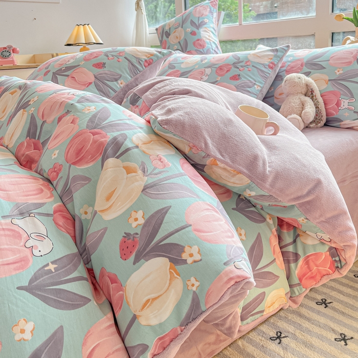 91家纺网 家纺一手货源 找家纺 麦伦家居 2024秋冬新品 多功能床品全棉+牛奶绒四件套郁金花镜紫