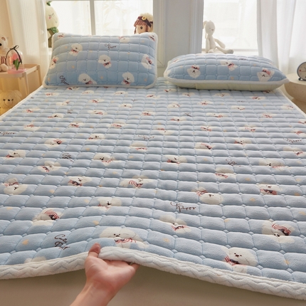 91家纺网 家纺一手货源 找家纺 东宇床垫 2024新款牛奶绒床褥大床 萌宠乐园