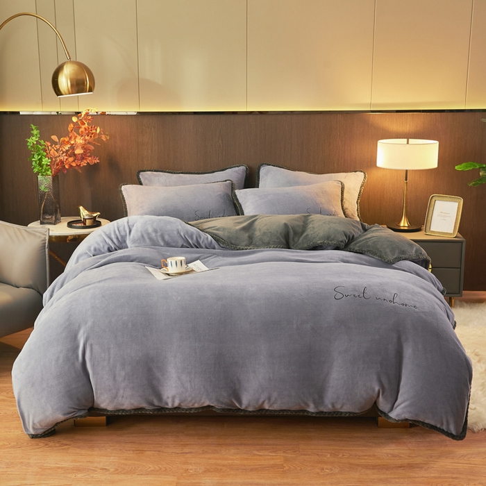 91家纺网 家纺一手货源 找家纺 吾诺 2024新款双拼色牛奶绒四件套 风格一 双拼兰灰