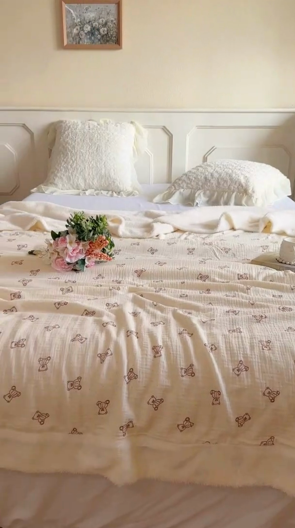 91家纺网 家纺一手货源 找家纺 木楌家居 2025新款皱绉纱空调盖被毯 快乐小熊