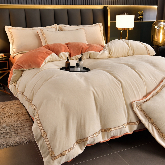 91家纺网 家纺一手货源 找家纺 云家 （包含买家秀）2024新款高克重牛奶绒纯色双拼刺绣四件套珊瑚绒 凯迪系列 凯迪-奶昔白+橙