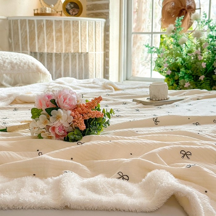 91家纺网 家纺一手货源 找家纺 木楌家居 2025新款皱绉纱空调盖被毯 露丝