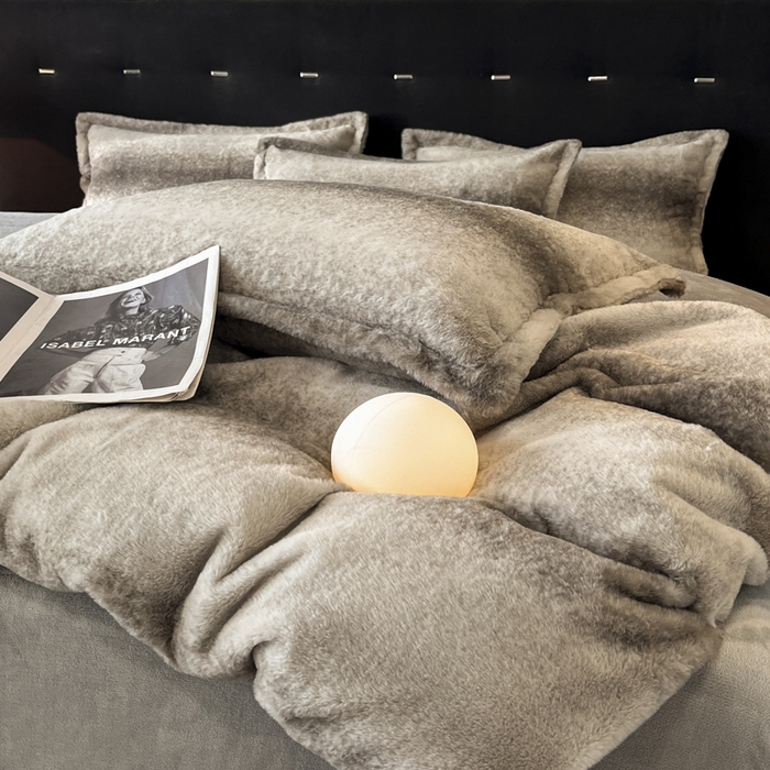 91家纺网 家纺一手货源 找家纺 慕尚家纺 2025新款高端亲肤舒适暖芙兔毛四件套 暖芙-灰棕