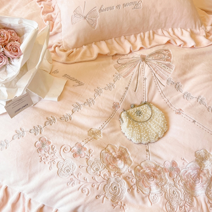 91家纺网 家纺一手货源 找家纺 （总）亲亲公主 2025新款全消光230克牛奶绒绣花四件套- 梦幻巴黎