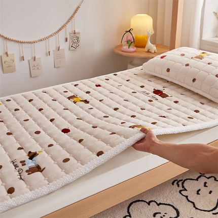 91家纺网 家纺一手货源 找家纺 （总）东宇床垫 2025新款牛奶绒床褥学生床