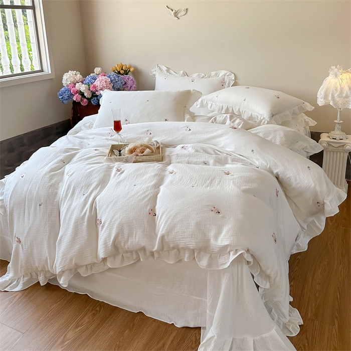 91家纺网 家纺一手货源 找家纺 木楌 2024全棉皱皱纱荷叶边刺绣工艺款四件套 米菲