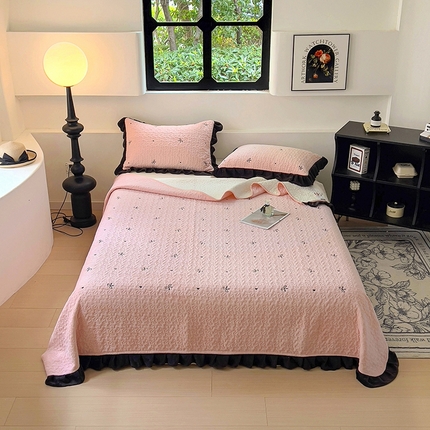 美梦家纺 2024新款牛奶绒法式绣花夹棉床盖 绒蝴蝶结·樱花粉