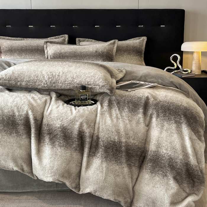 91家纺网 家纺一手货源 找家纺 慕尚家纺 2025新款高端亲肤舒适暖芙兔毛四件套 暖芙-灰棕