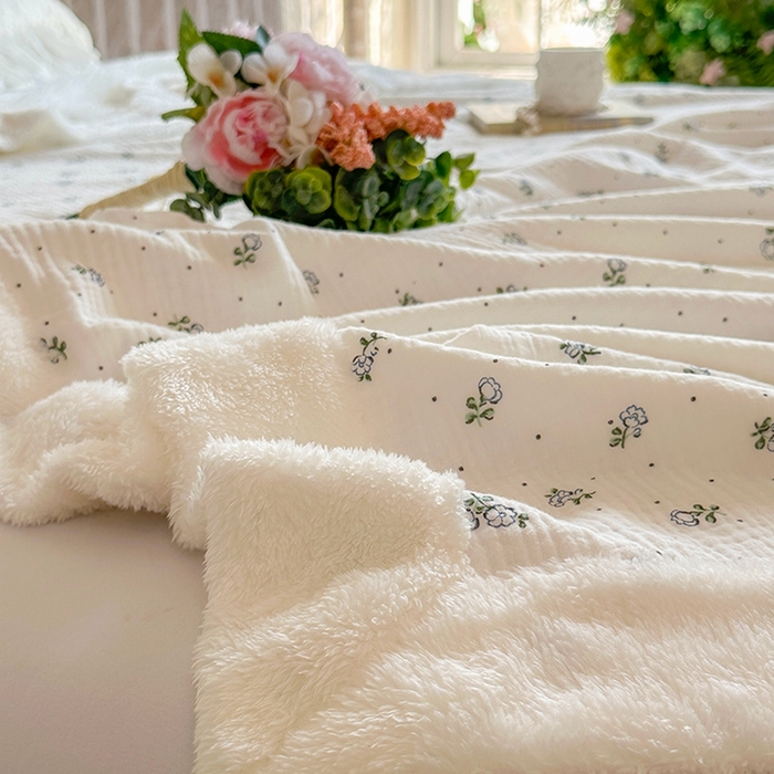 91家纺网 家纺一手货源 找家纺 木楌家居 2025新款皱绉纱空调盖被毯 舒蕊