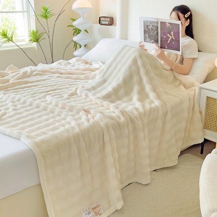 91家纺网 家纺一手货源 找家纺 （总）优选良品 2025新款托卡斯母婴级兔兔绒大泡泡毛毯安抚四季床盖双面牛奶绒床单