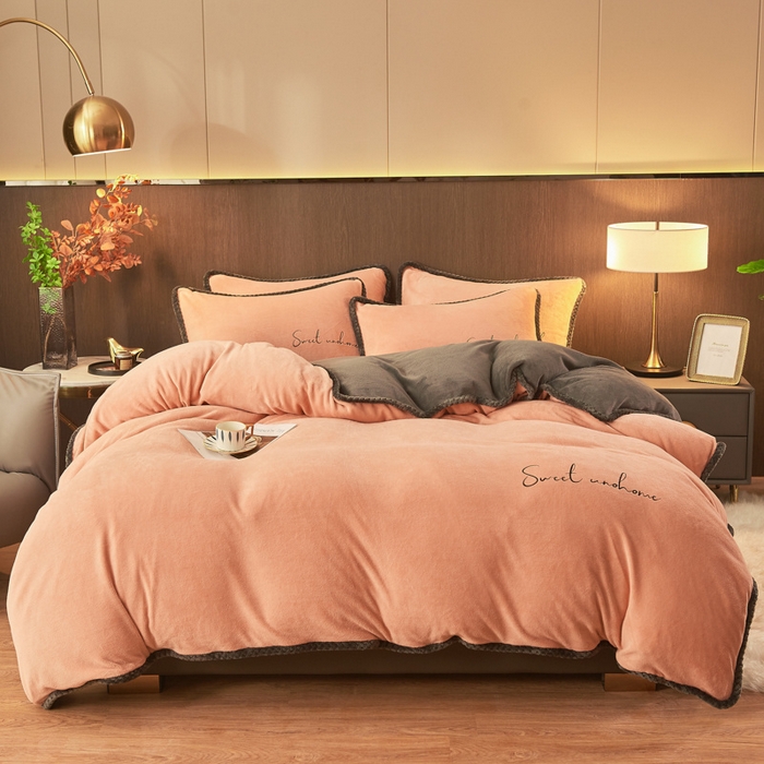 91家纺网 家纺一手货源 找家纺 吾诺 2024新款双拼色牛奶绒四件套 风格一 双拼香槟