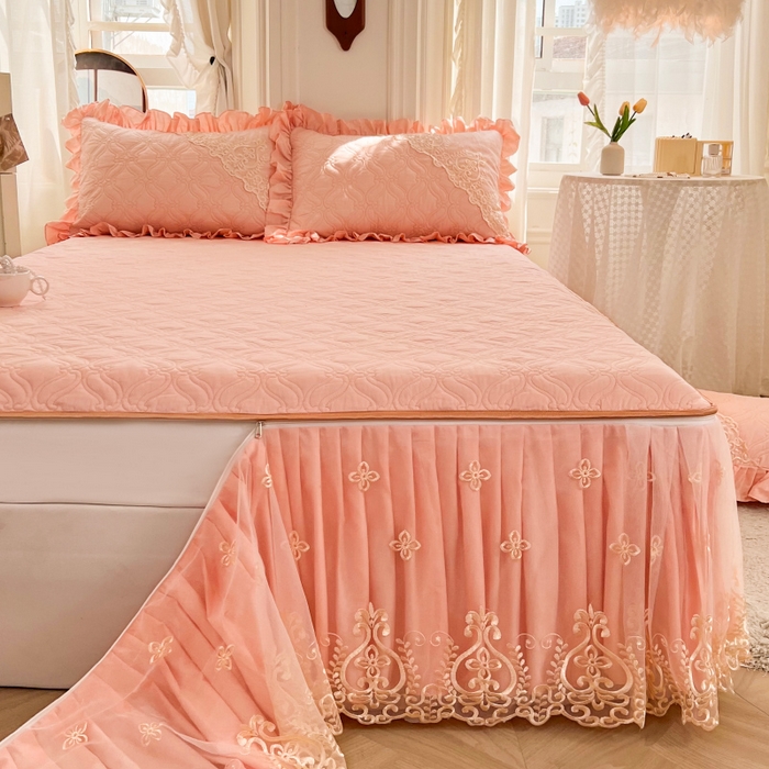 91家纺网 家纺一手货源 找家纺 罗艺轩 2024新款公主风全棉加厚可脱卸床笠式床裙三件套 慕雅-柔粉