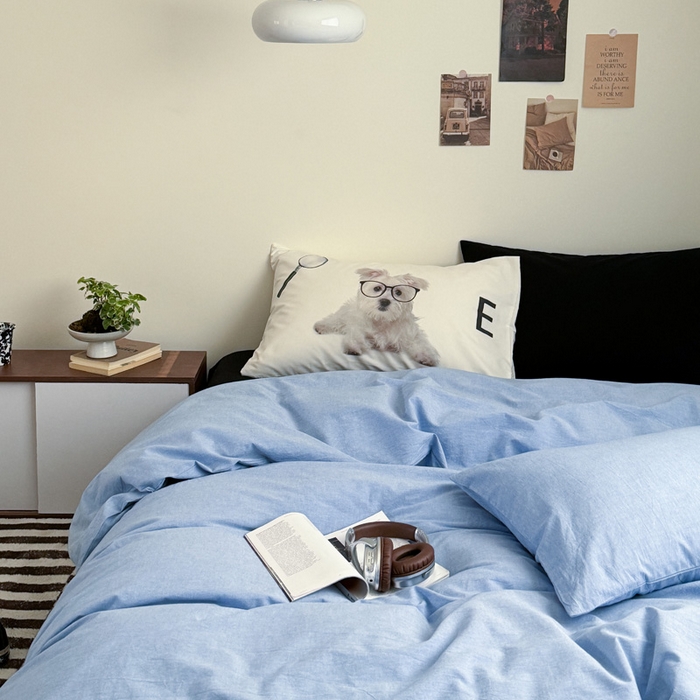 91家纺网 家纺一手货源 找家纺 艾沁家纺 2024新款简约风全棉色织水洗棉混搭四件套 天蓝+黑（黑色枕+印花枕）