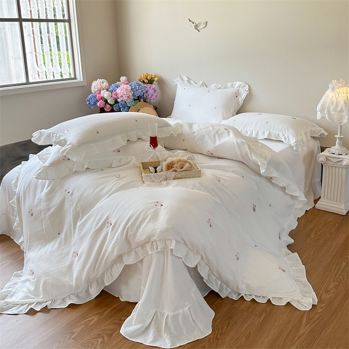 91家纺网 家纺一手货源 找家纺 木楌 2024全棉皱皱纱荷叶边刺绣工艺款四件套 米菲