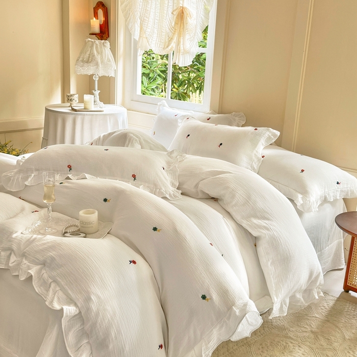 91家纺网 家纺一手货源 找家纺 木楌 2024全棉皱皱纱荷叶边刺绣工艺款四件套 乔伊斯花园