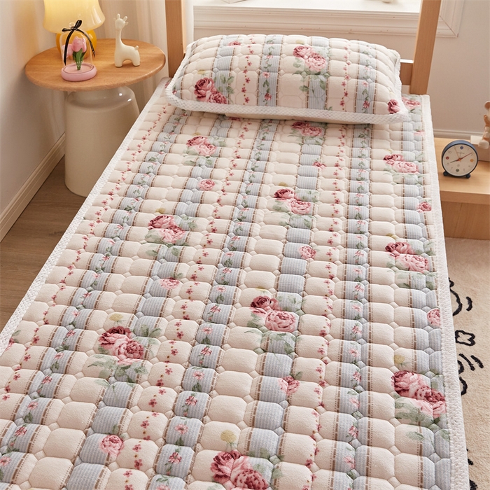 91家纺网 家纺一手货源 找家纺 东宇床垫 2025新款牛奶绒床褥学生床 复古花