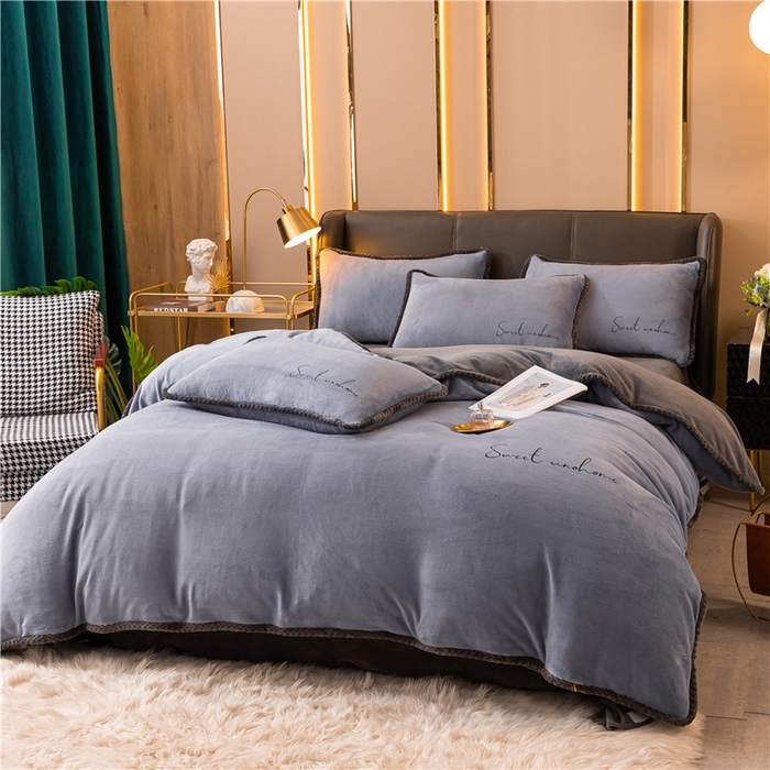 91家纺网 家纺一手货源 找家纺 吾诺 2024新款双拼色牛奶绒四件套 风格二 双拼兰灰