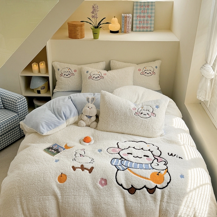 91家纺网 家纺一手货源 找家纺 蜜柚 2024新款高克重羊羔绒牛奶绒毛巾绣四件套 酷酷羊