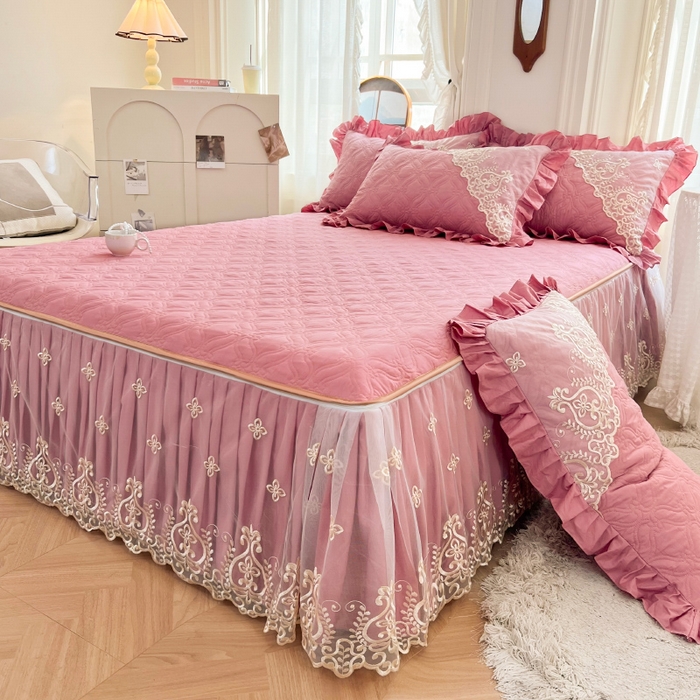 91家纺网 家纺一手货源 找家纺 罗艺轩 2024新款公主风全棉加厚可脱卸床笠式床裙三件套 慕雅-豆沙