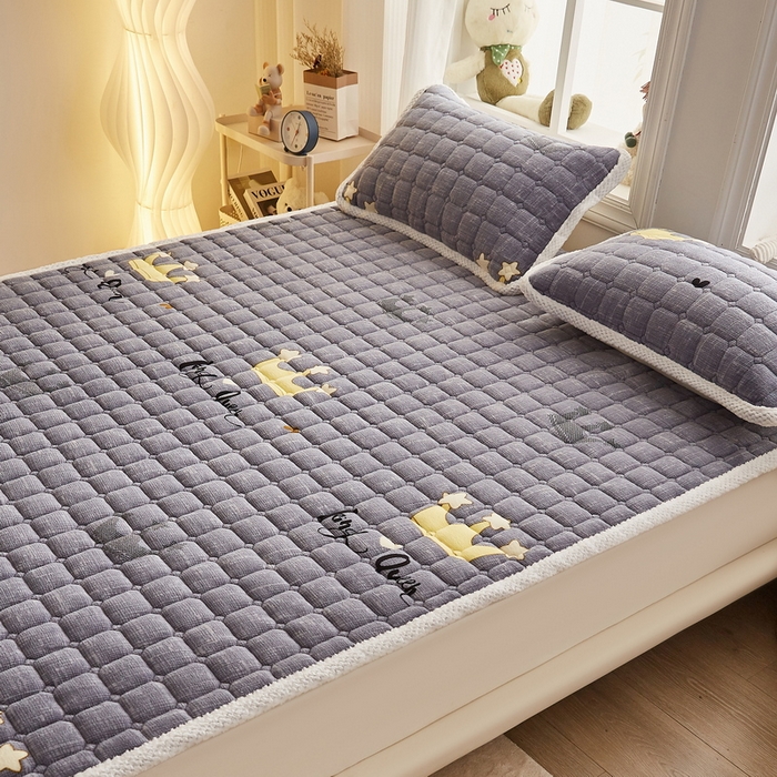 91家纺网 家纺一手货源 找家纺 东宇床垫 2024新款牛奶绒床褥大床 皇冠