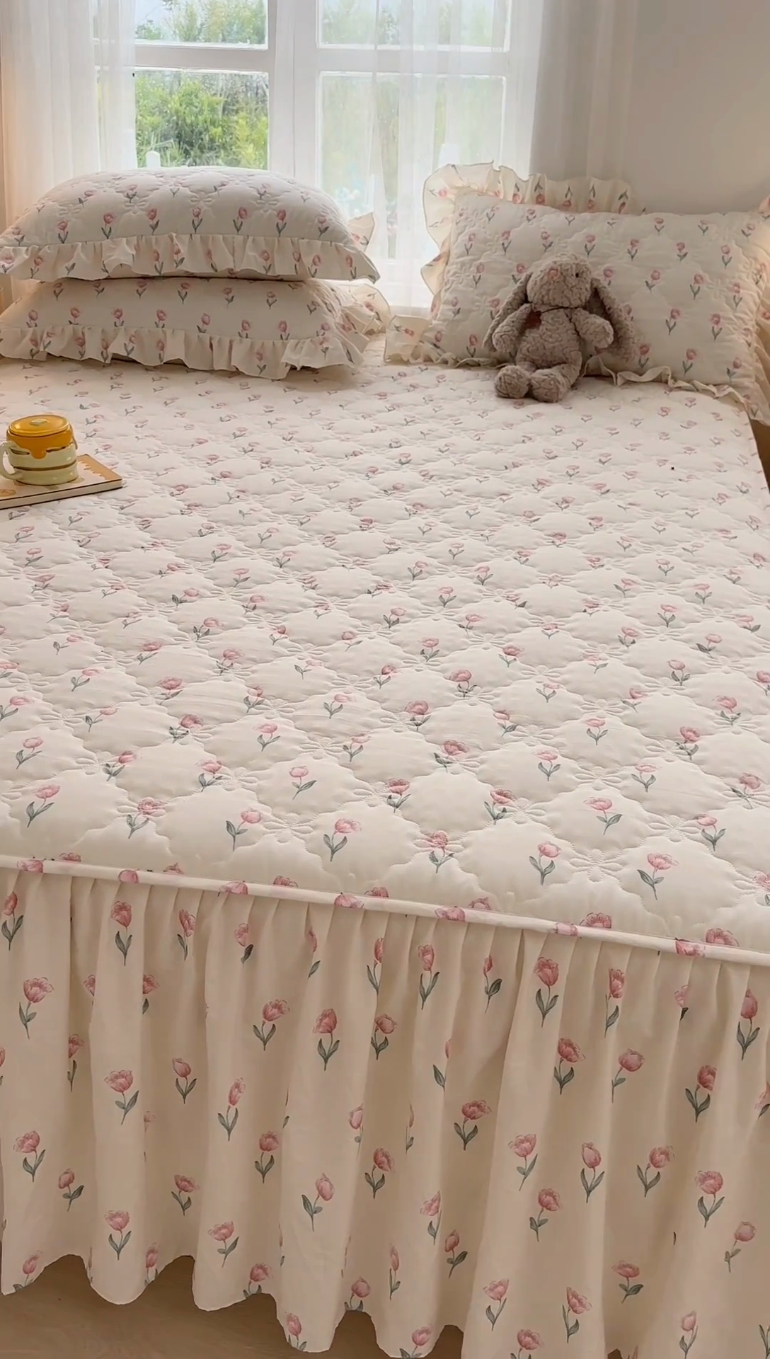 91家纺网 家纺一手货源 找家纺 忘忧草 2024亲肤水洗棉夹棉床裙--小清新系列 郁金香