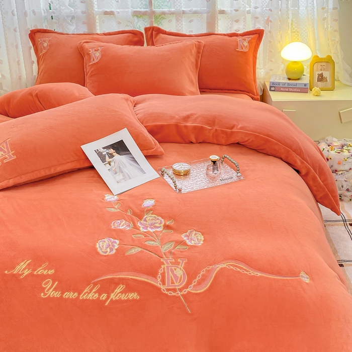 91家纺网 家纺一手货源 找家纺 晶缦家纺 2024新款高克重牛奶绒刺绣花四件套 点点花季-香橙