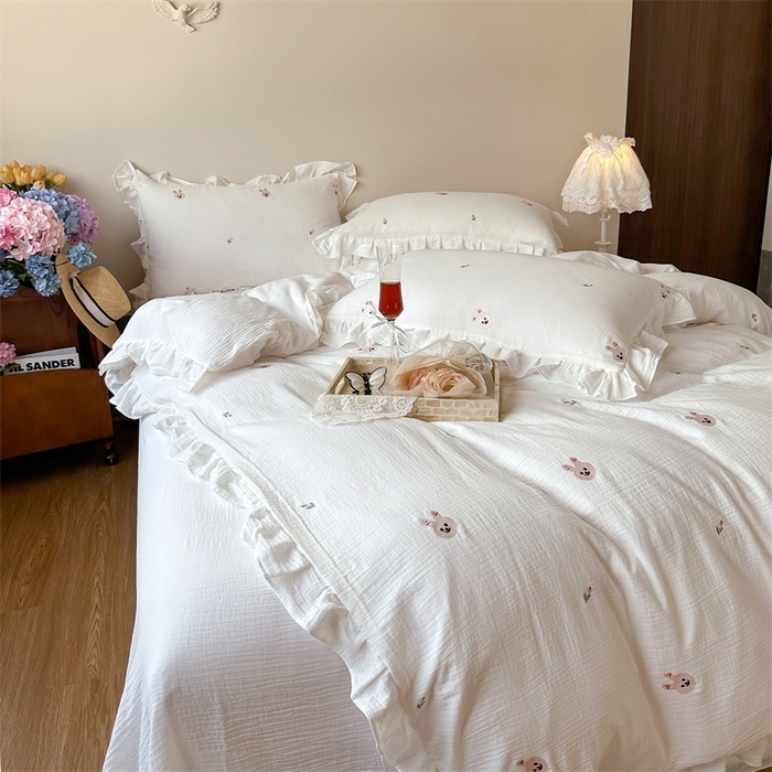 91家纺网 家纺一手货源 找家纺 木楌 2024全棉皱皱纱荷叶边刺绣工艺款四件套 米菲