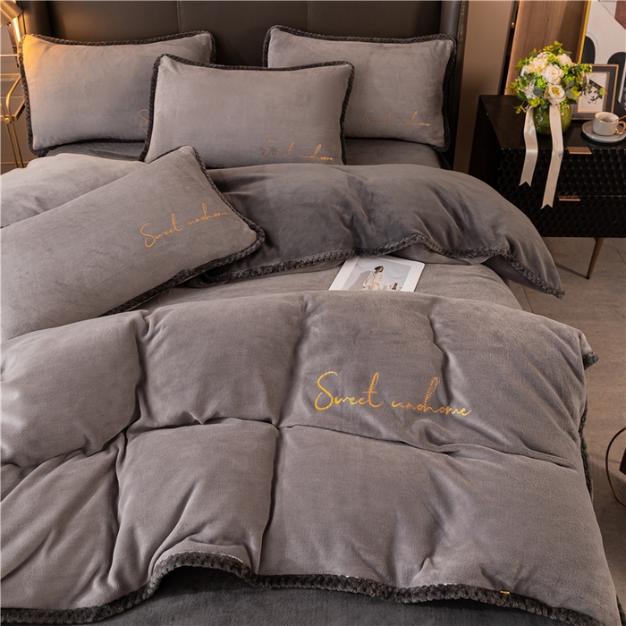 91家纺网 家纺一手货源 找家纺 吾诺 2024新款双拼色牛奶绒四件套 风格二 双拼浅灰