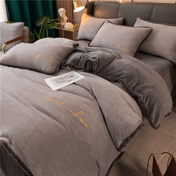 91家纺网 家纺一手货源 找家纺 吾诺 2024新款双拼色牛奶绒四件套 风格二 双拼浅灰